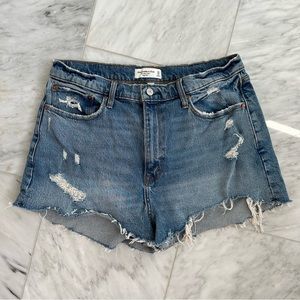 Abercrombie Curve Love High Rise Mom Short - Sz 31